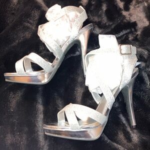 FIONI Clothing Shimmering Silver Heels